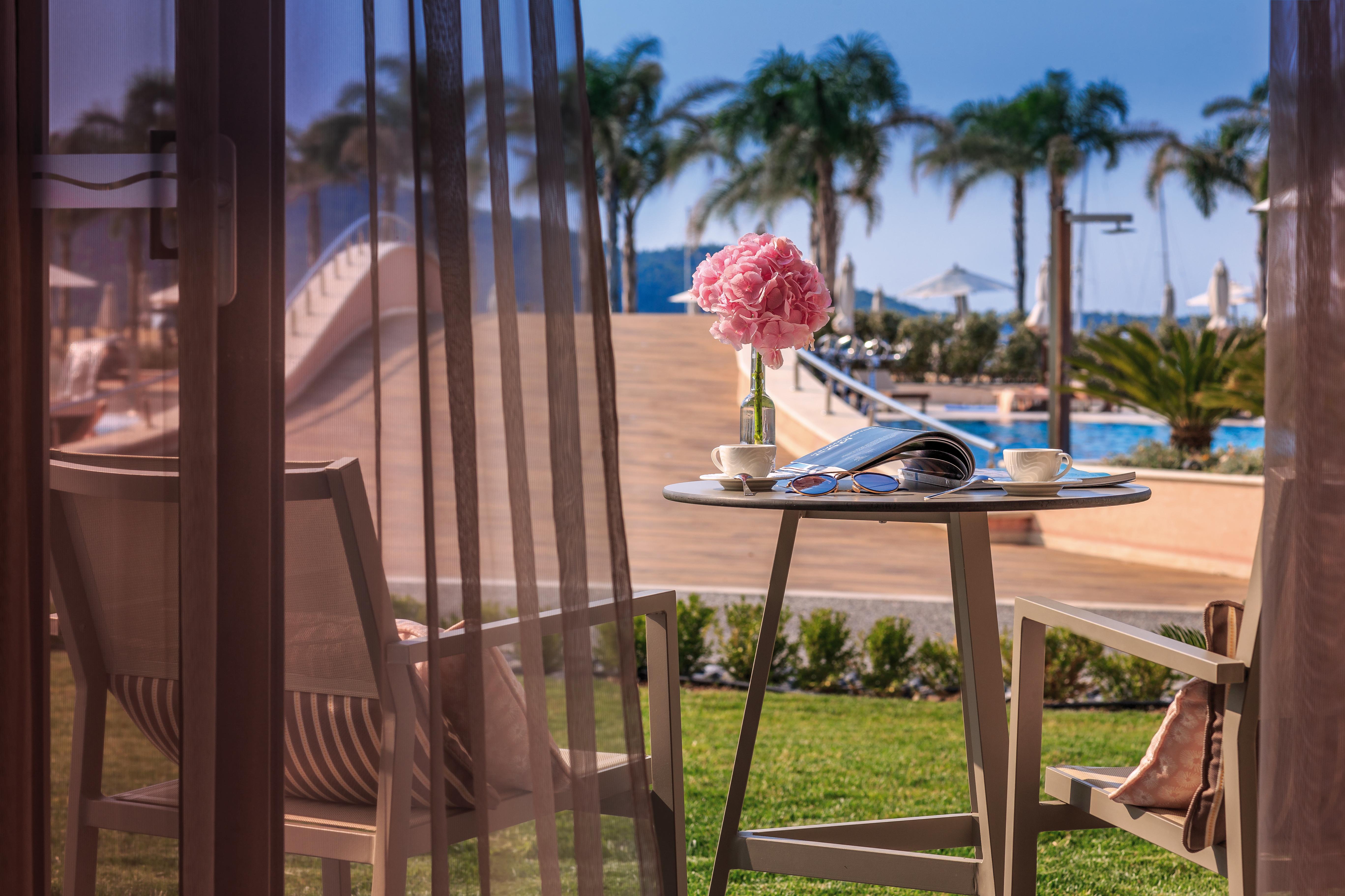 Miraggio Thermal Spa Resort باليوري المظهر الخارجي الصورة The Westin Resort Marina El Alamein