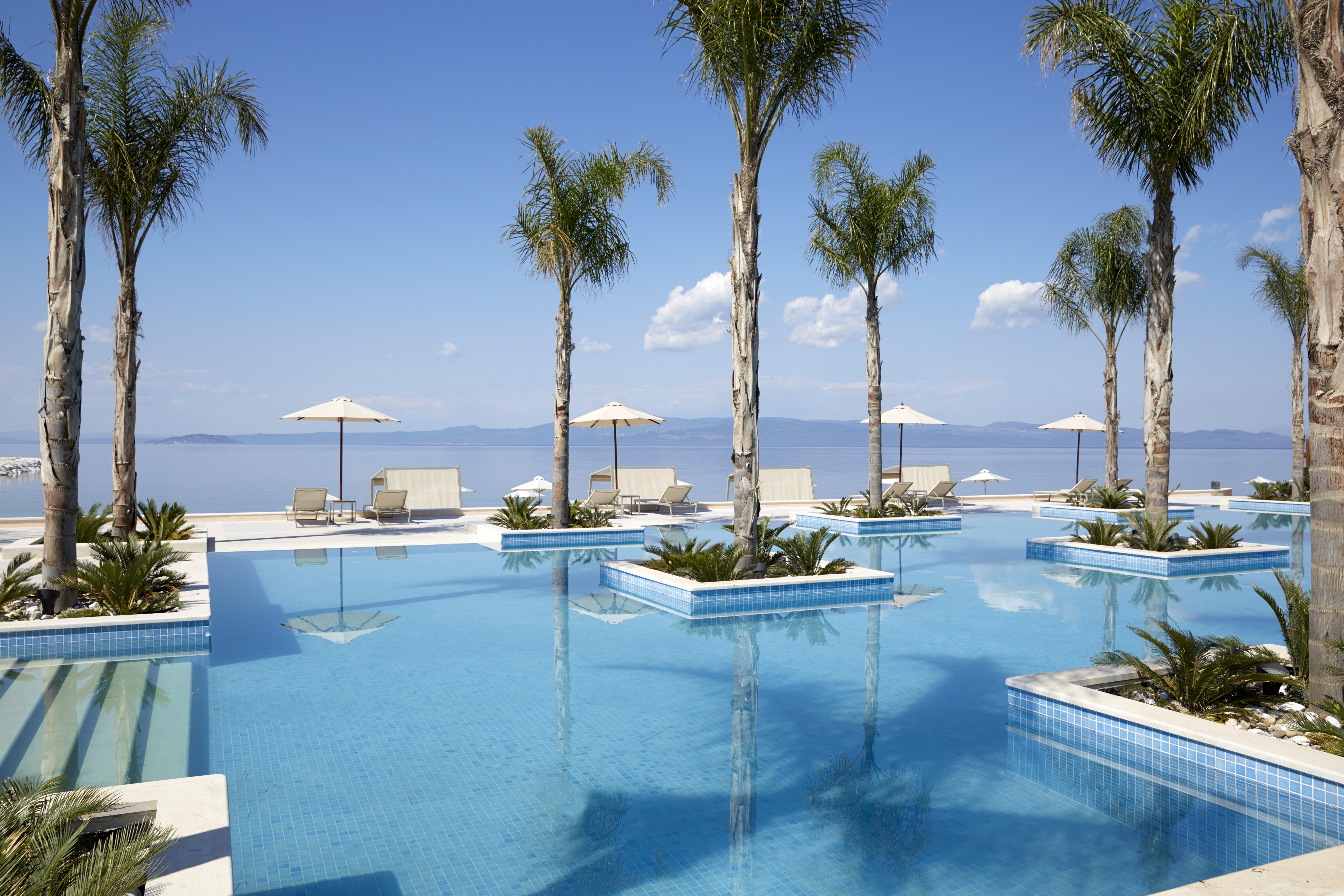 Miraggio Thermal Spa Resort باليوري المظهر الخارجي الصورة The pool at the hotel