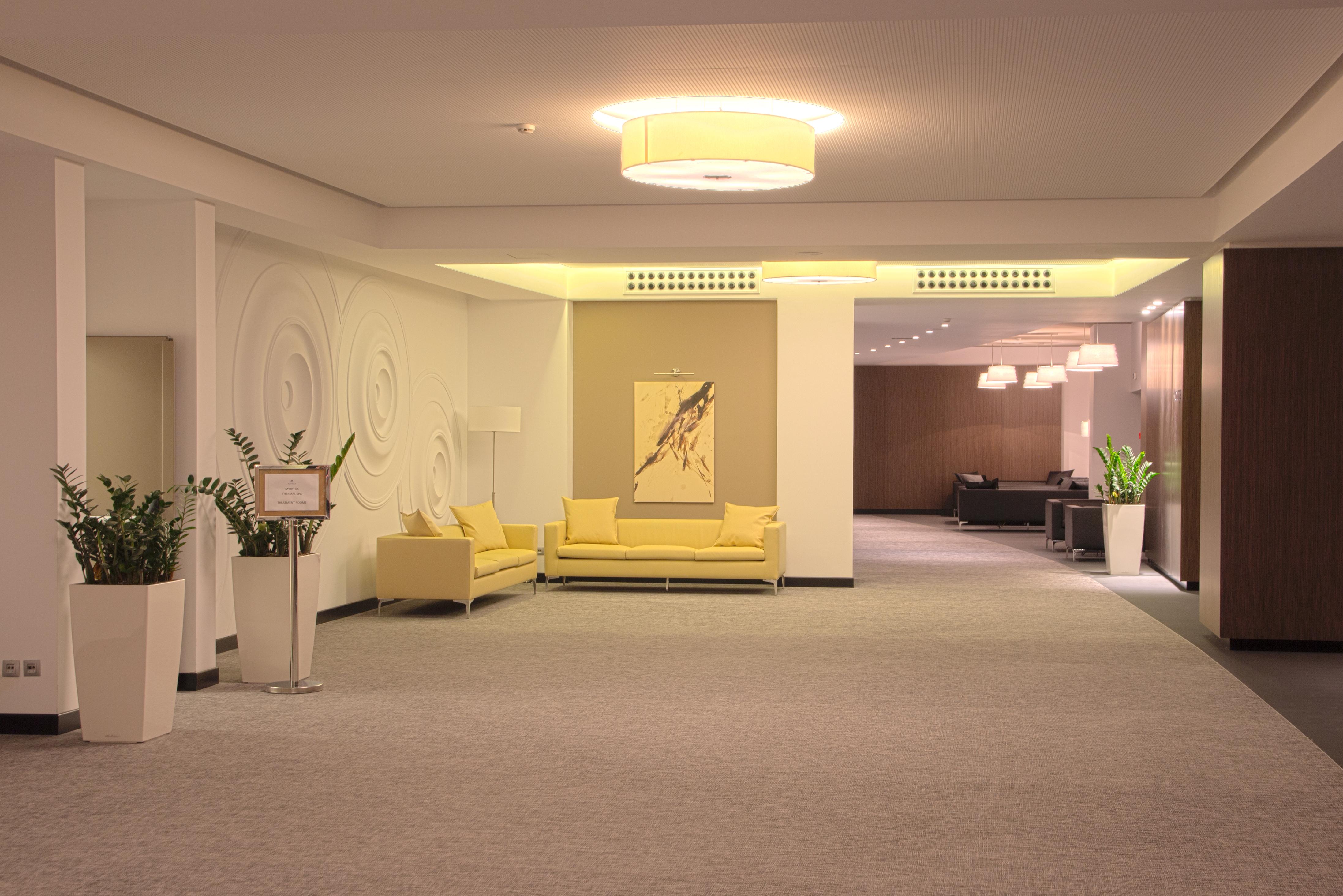 Miraggio Thermal Spa Resort باليوري المظهر الخارجي الصورة The lobby of the hotel