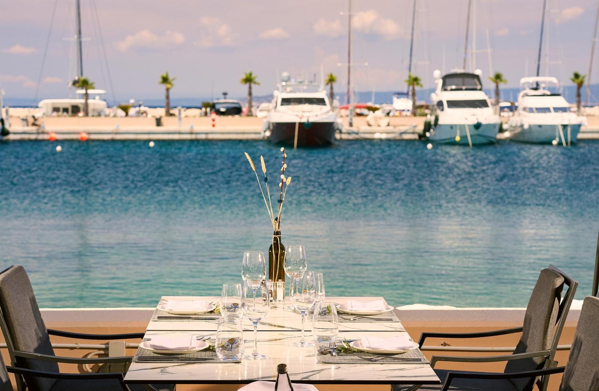 Miraggio Thermal Spa Resort باليوري المظهر الخارجي الصورة View of the marina