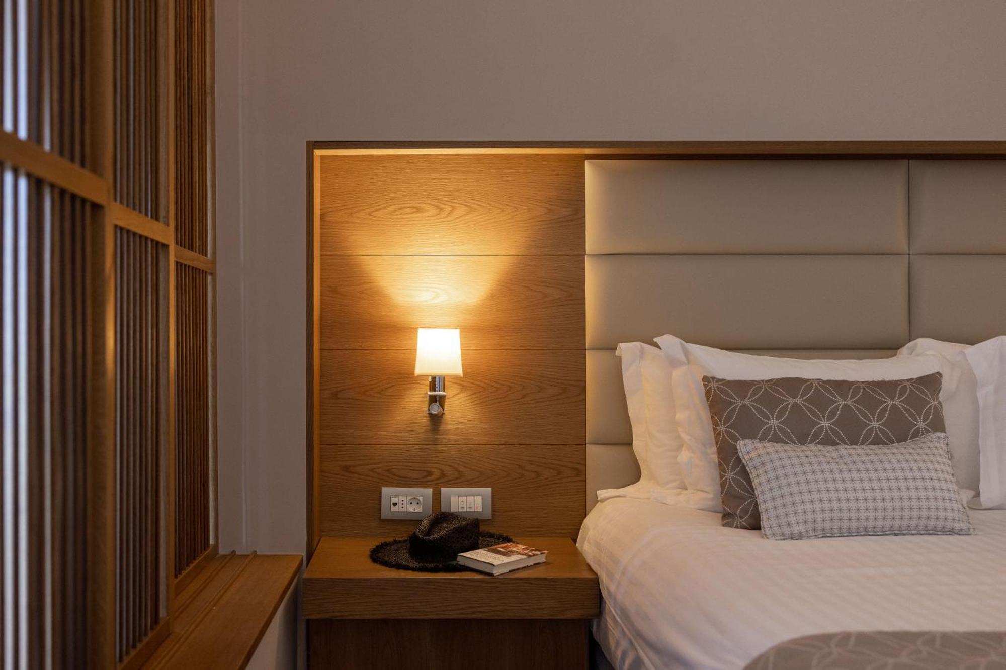Miraggio Thermal Spa Resort باليوري المظهر الخارجي الصورة A wall light