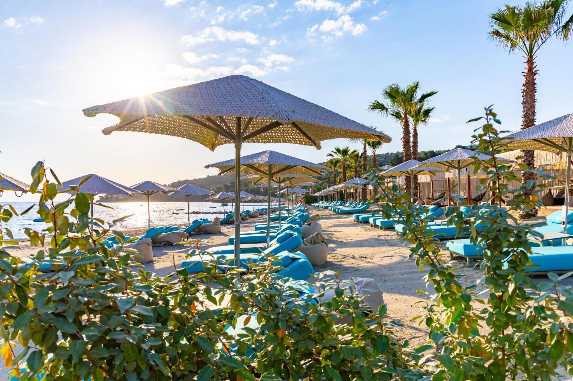 Miraggio Thermal Spa Resort باليوري المظهر الخارجي الصورة Beach at the resort