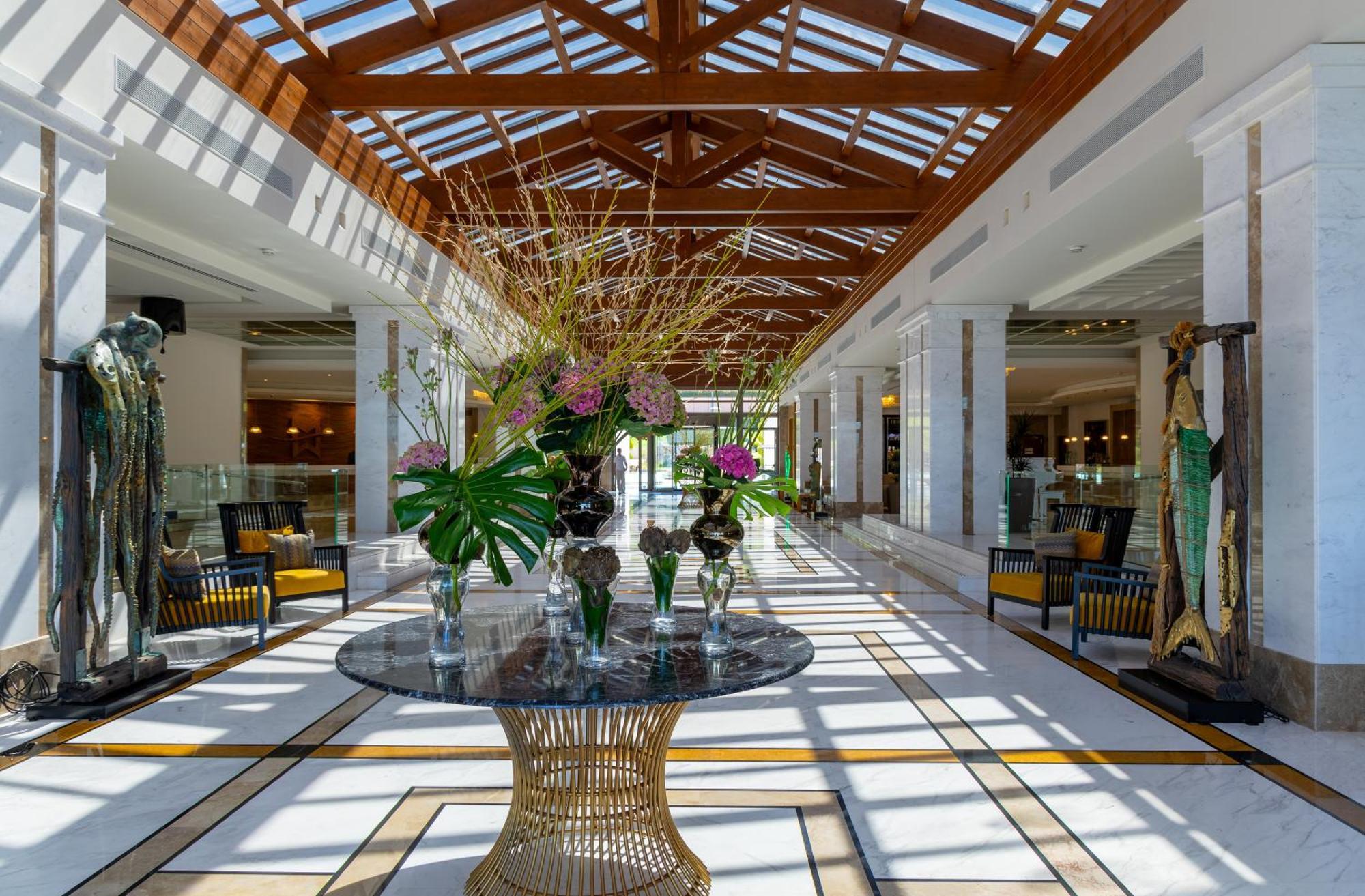 Miraggio Thermal Spa Resort باليوري المظهر الخارجي الصورة Lobby