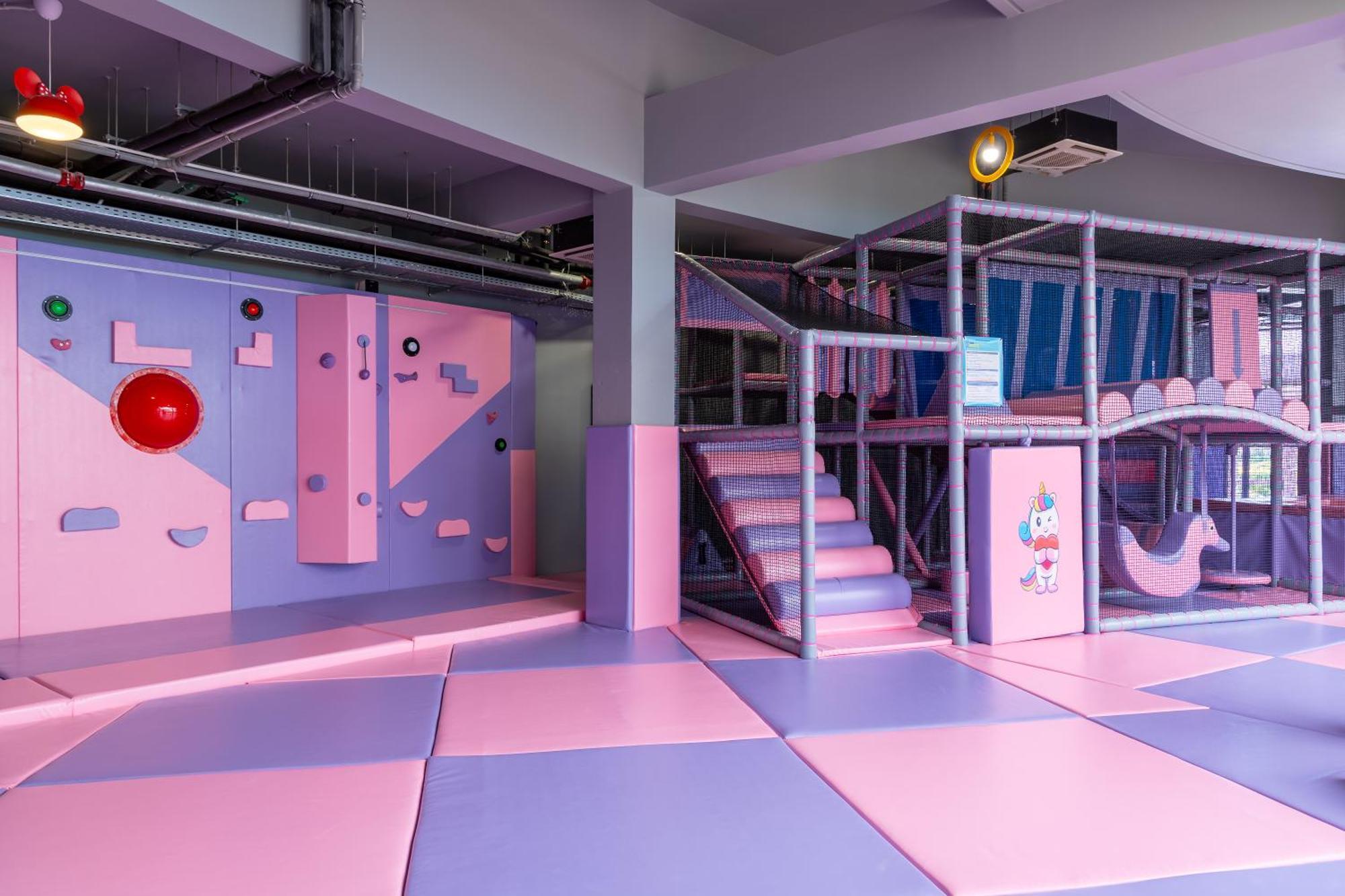 Miraggio Thermal Spa Resort باليوري المظهر الخارجي الصورة Soft play climbing wall