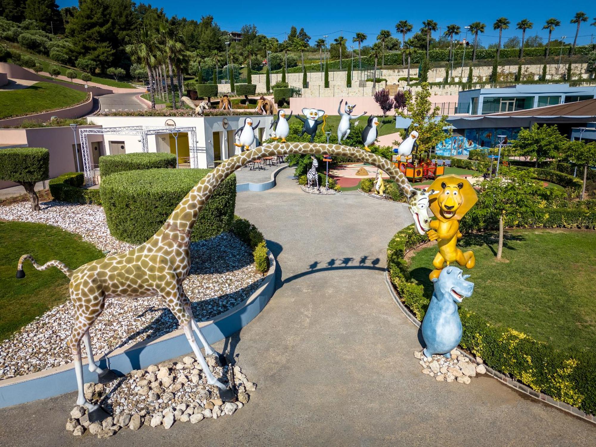 Miraggio Thermal Spa Resort باليوري المظهر الخارجي الصورة The entrance to the park