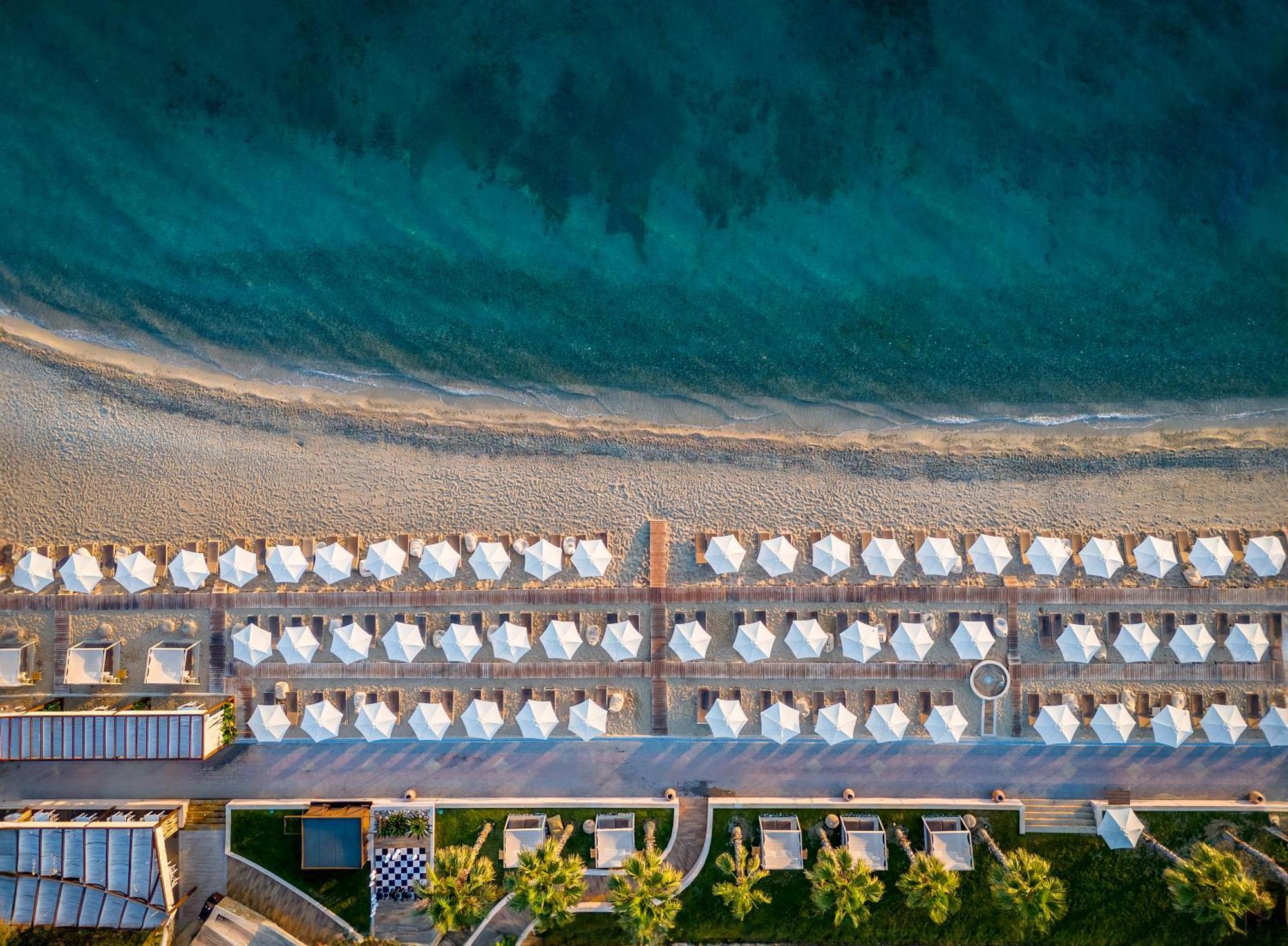 Miraggio Thermal Spa Resort باليوري المظهر الخارجي الصورة Aerial view of the beach