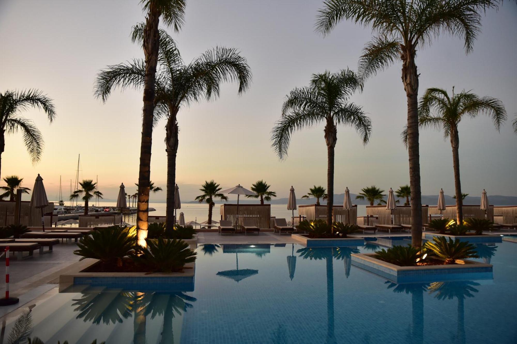 Miraggio Thermal Spa Resort باليوري المظهر الخارجي الصورة The Westin Resort Marina El Alamein