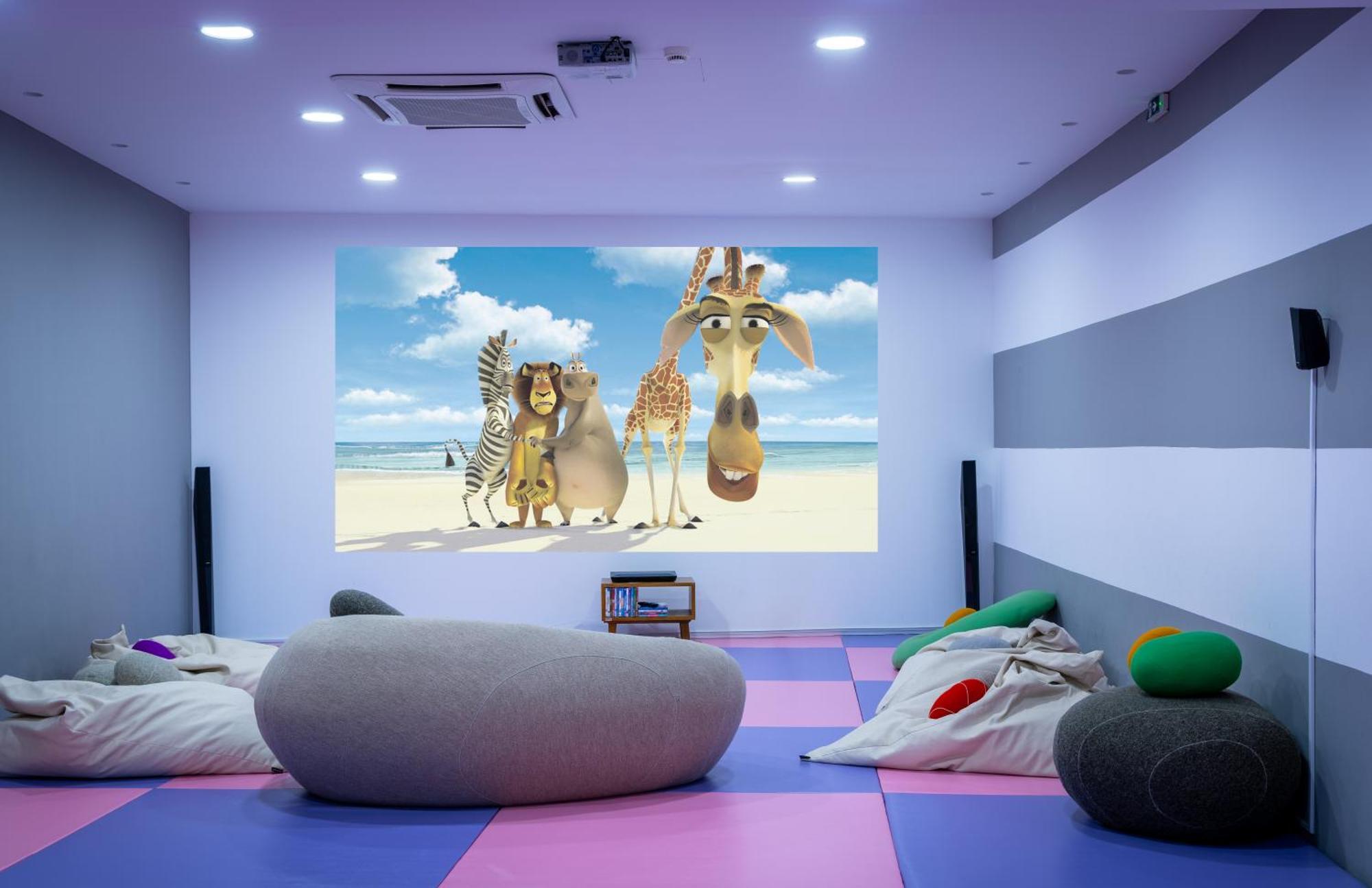 Miraggio Thermal Spa Resort باليوري المظهر الخارجي الصورة A home theater