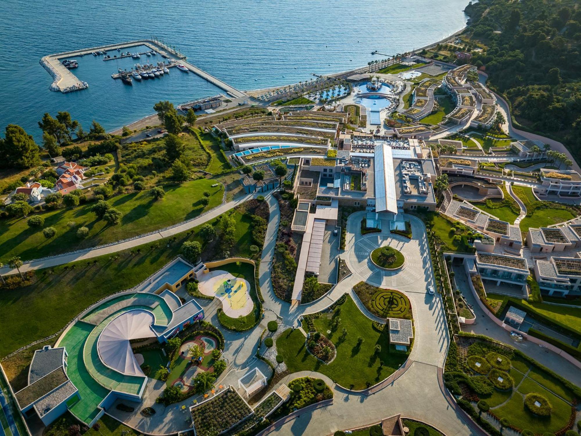 Miraggio Thermal Spa Resort باليوري المظهر الخارجي الصورة The resort from the air