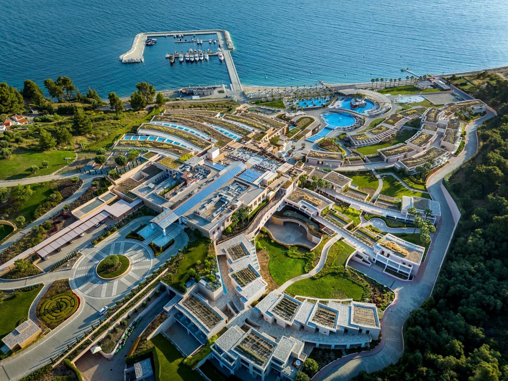 Miraggio Thermal Spa Resort باليوري المظهر الخارجي الصورة Aerial view of the resort